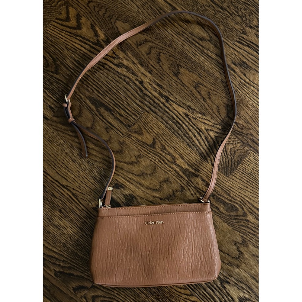 Calvin Klein Womens Cognac Brown Faux Leather Crossbody Bag Gold Hardware Slim
